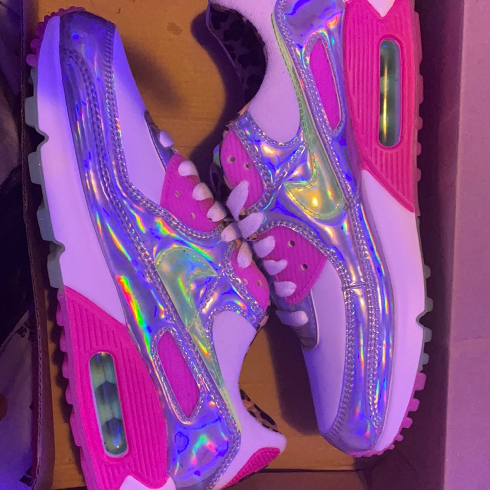 Size 8 Nike Shoes, White/Pink/Green/Silver